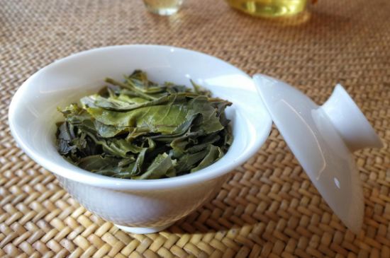 干吃茶葉致癌嗎，長(zhǎng)期吃干茶葉的危害