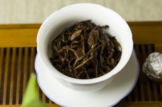 干吃茶葉致癌嗎，長(zhǎng)期吃干茶葉的危害
