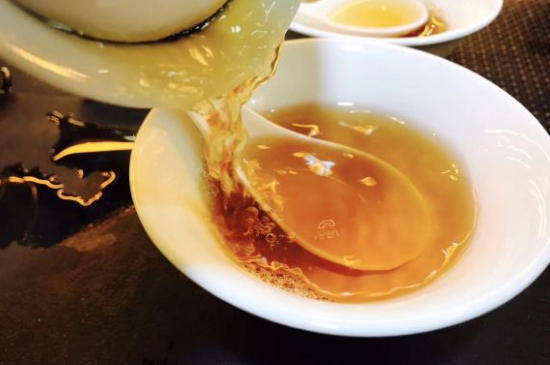 肉桂可以用紫砂壺沖泡嗎，紫砂壺能泡武夷巖茶肉桂用嗎？