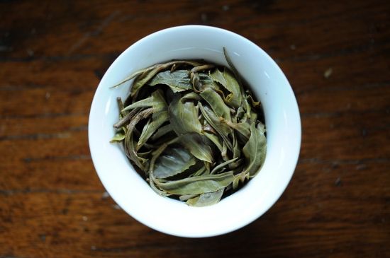 干吃茶葉致癌嗎，長(zhǎng)期吃干茶葉的危害