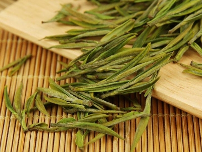 安吉白茶的功效與作用，簡單概括安吉<a href=http://www.qxesq.com/fenlei/baicha/ target=_blank class=infotextkey>白茶功效</a>