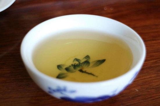 茉莉香精茶的鑒別方法，茉莉茶加香精怎樣識別？