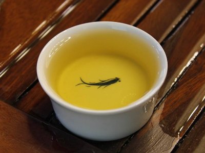 如何通過茶湯辨別好茶，<a href=http://www.qxesq.com/fenlei/ target=_blank class=infotextkey>六大茶類</a>茶湯顏色標(biāo)準(zhǔn)