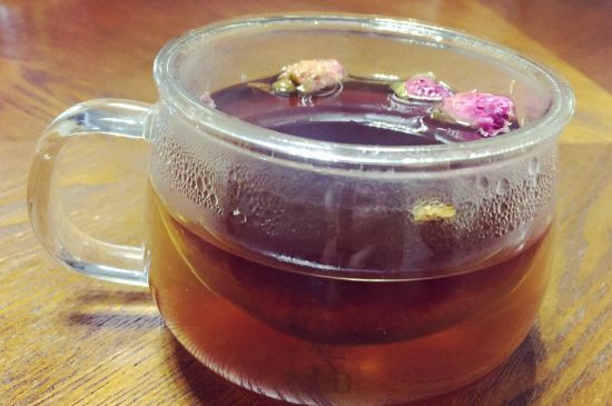 喝玫瑰花茶能祛斑嗎，玫瑰花茶有祛斑的功效嗎？