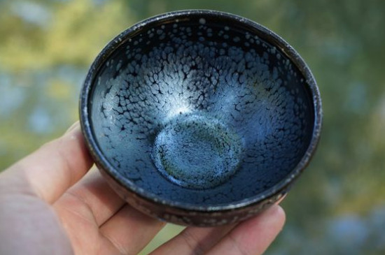 怎么鑒別建盞化學(xué)釉，真假建盞的對(duì)比與辨別