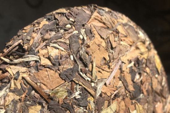 7年壽眉和2年白牡丹哪個(gè)好，老白茶壽眉與白牡丹的口感區(qū)別